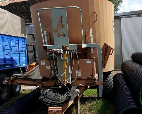 Mixer Vertical Comofra 14tn. C/balanza