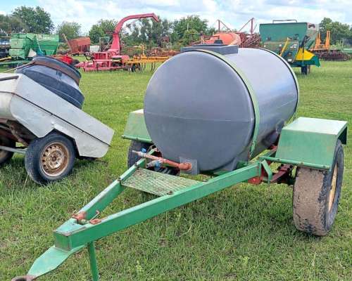 Tanque Plástico de 1.000 Lts con Chasis