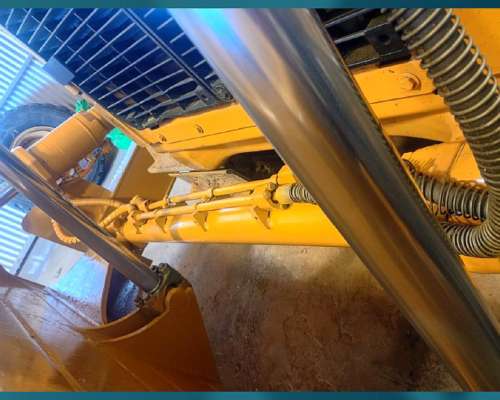 Topador Caterpillar D8R (id613)