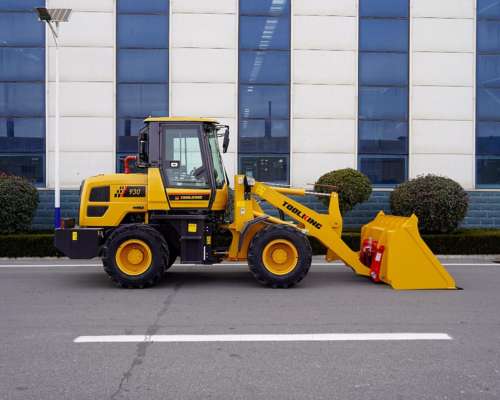 Pala Cargadora TK 930 - Peso OP: 4.200 Kg