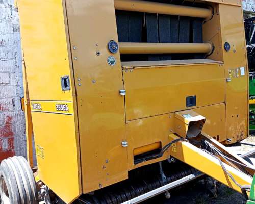 Rotoenfardadora Valtra 2856 Usada