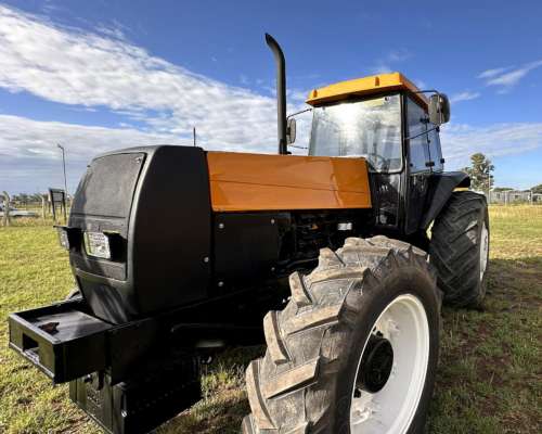 Tractor Valtra BH140 año 2004