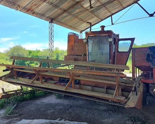 Cosechadora Antigua Senor Completa