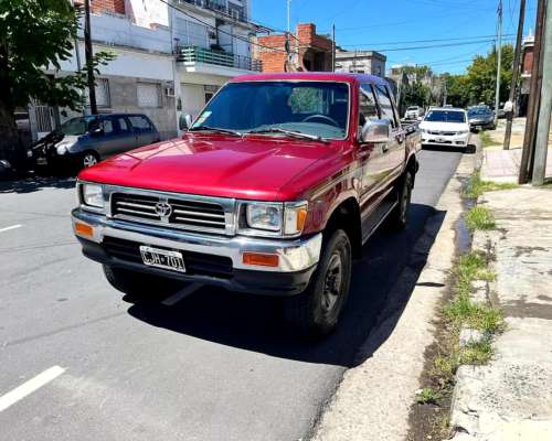 Toyota Hilux SR5 Motor 2.8 4X4 año 2001