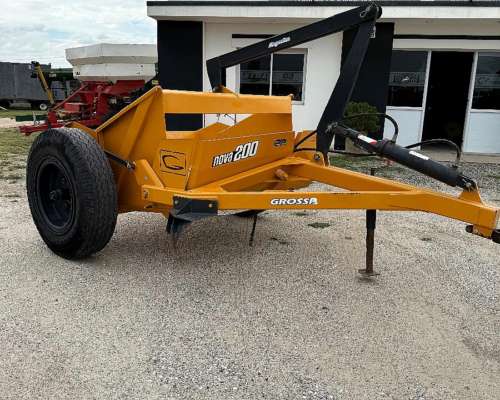 Pala NOVA200 Semi Nueva.