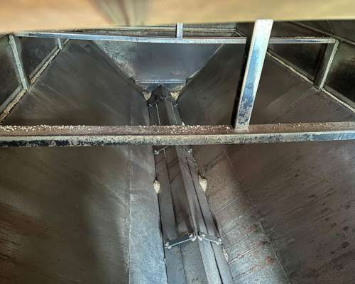 Autodescargable Cerutti Capacidad 20 TN con Balanza