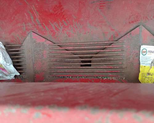 Apache 9000 con Alfalfero y Fert. Plegable,