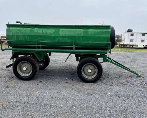 Acoplado Tanque Mauro de 3000 Lts de Capacidad