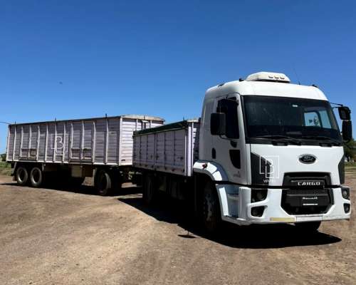 Ford Cargo 1722, Enganchado.