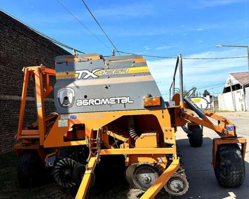 Sembradora Agrometal TX Mega de 13 a 52 Dosificación Variabl