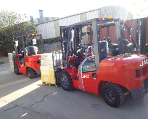 Autoelevador JAC 3,5 TN Motor Mitsubishi Diésel TT4500