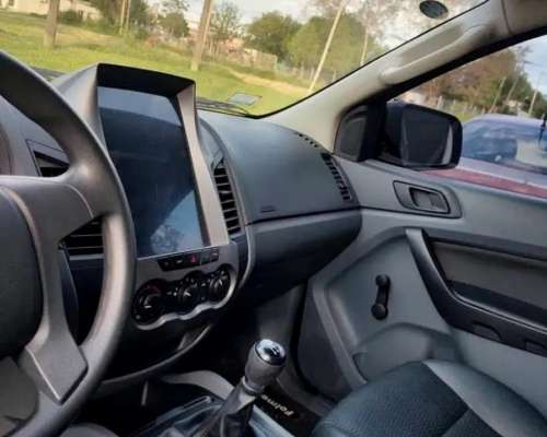 Camioneta Ford Ranger - Usada año 2013