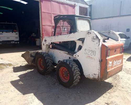 Minicargadora Bobcat S 220