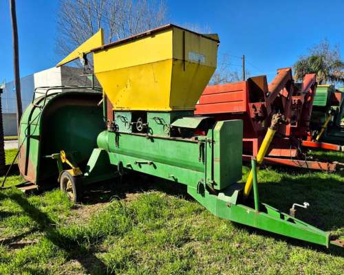 Emobolsadora de Forraje y Granos Agroar EFG 95