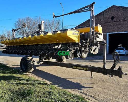 Sembradora Autotrailer 14 a 52 Brioschi. Disponible