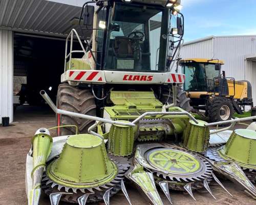 Claas 870 con Motor Nuevo muy Buen Estado