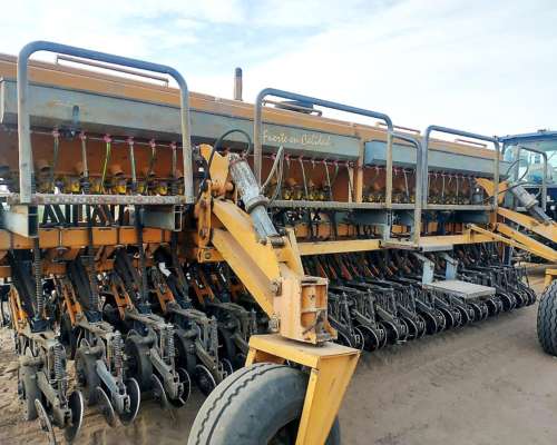Sembradora Fabimag FG 01 - 37 Líneas con Kit ALFALFERO-2010