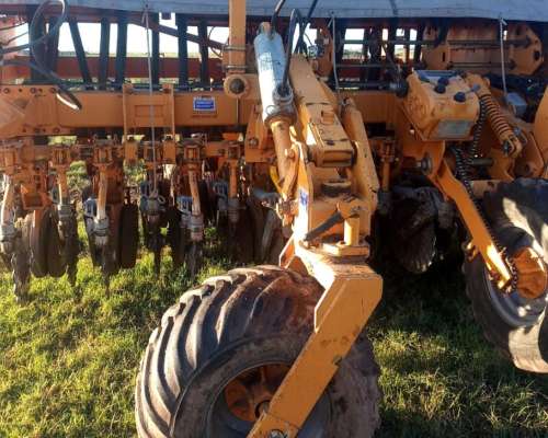 Sembradora Agrometal 2012 de 31 a 21 Alfalfero- Control Agro