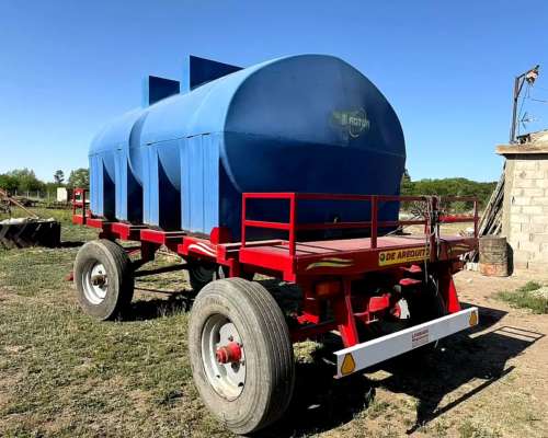 Acoplado con Tanque Plástico Disponible - de Arequito