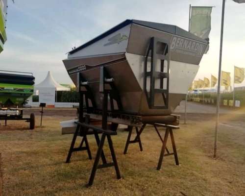 Fertilizadora Tolva Magnum 5000 Acero Inox Nueva