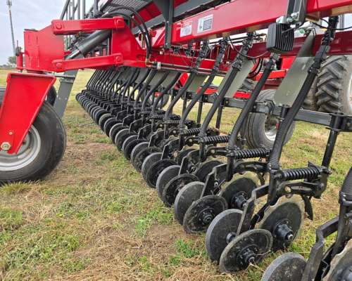 Fertilizadora Incorporadora ROW 6000 Syra - Pago: a Convenir