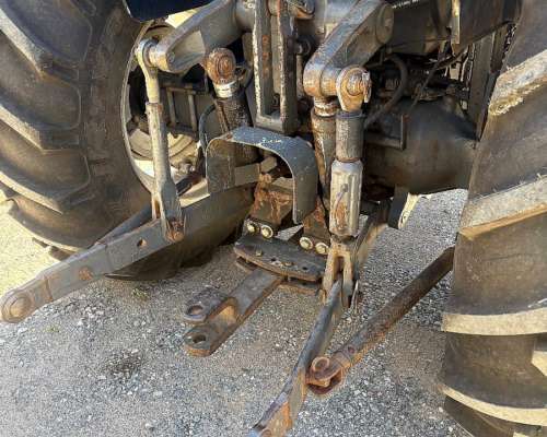 Valtra 850 con Doble Embrague y 3 Puntos