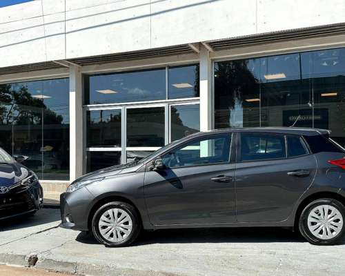Yaris 5 Puertas 1.5 6m/t XS 0km MY2025 Gris Oscuro