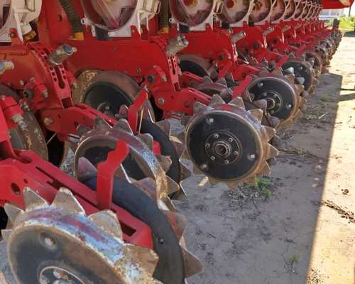 Sembradora Neumatica Bertini 32000 de 24 a 35 y 16 a 52