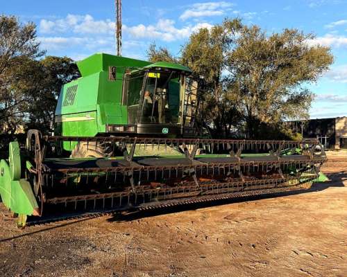 John Deere 1550. Horas Motor 8000.