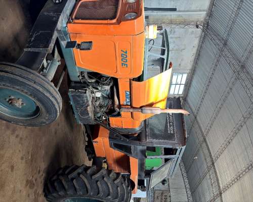 Tractor Fiat 700 e muy Bueno