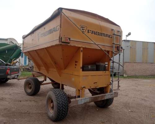 Acoplado Tolva Semilla y Fertilizante Fabimag