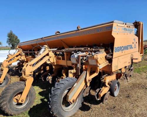 Sembradora Agrometal TX Mega Mecánica de 13 a 52 cm Grueso