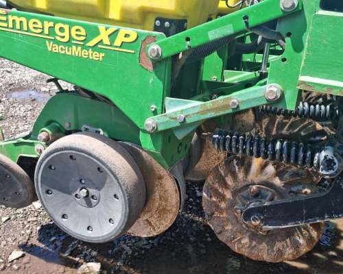 Jd 1740 18/52, 2010, Precision Planting Vset y Delta Force.