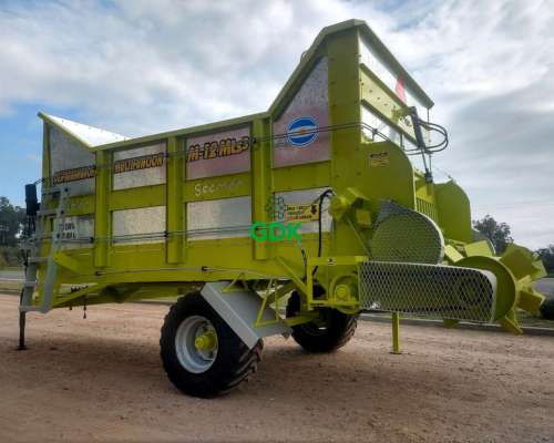 Desparramador de Estiercol M 12 Mts con Pateadores. Secman