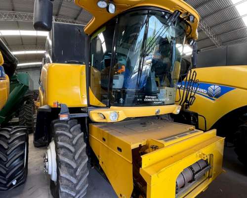 Cosechadora New Holland CR9060 Usada - Doble Tracción