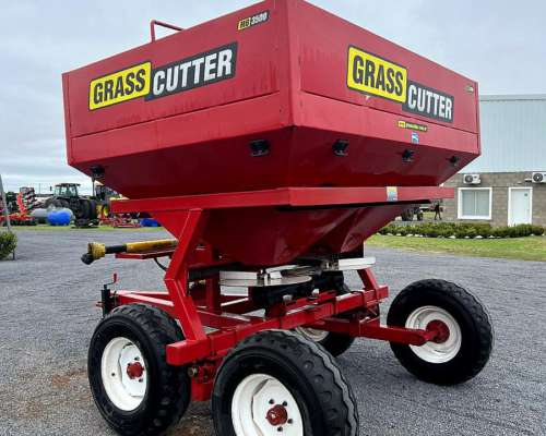 Fertilizadora Esparcidora Grass Cutter de 3000 Lts