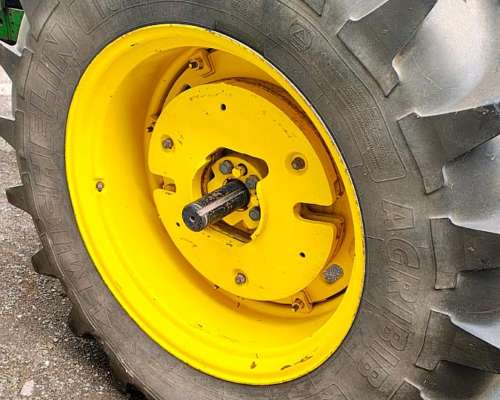 Tractor John Deere 2140