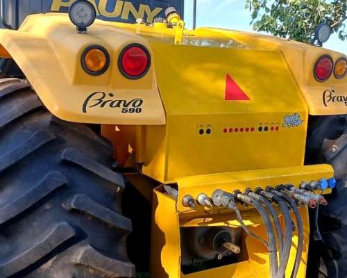 Pauny Bravo 590 año 2022 con 3400 Horas Rodado Dual 23.1x30