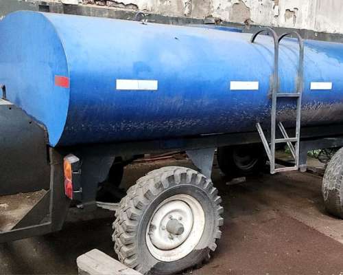 Acoplado Tanque de 4000l