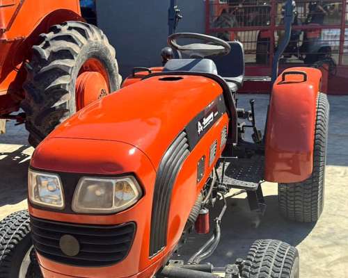 Tractor Hanomag 25 HP 3 Puntos y Salida Hidraulica.