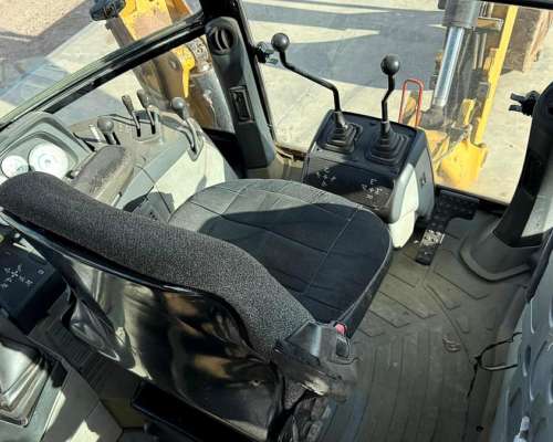Retroexcavadora Caterpillar 416e - 2010