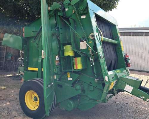 Rotoenfardadora John Deere 569