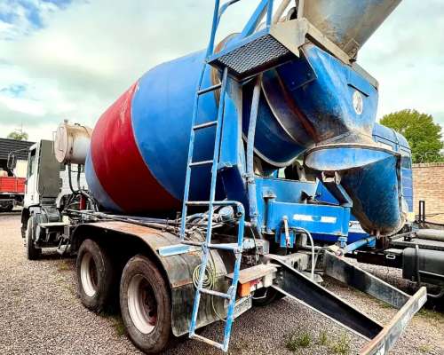 Camion Iveco 260e25 año 2012 Tatu C/trompo Hormigonero Mixer