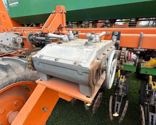 Sembradora Dumaire Mod 810- 25 a 35