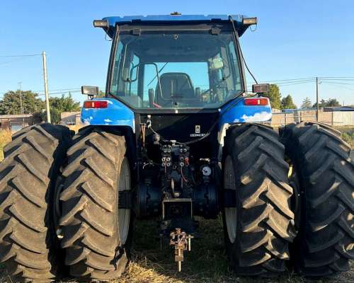 New Holland TM 7040