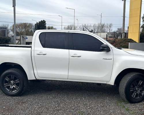 Toyota Hilux 2020 Como Nueva
