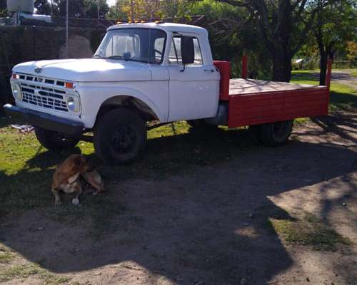 Camion Ford 350 con Carroceria Barandas Volcables