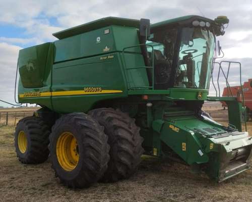 Cosechadora 9650 30 Pies año 2007.