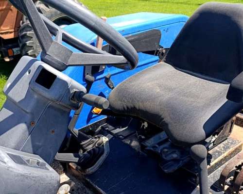 Tractor New Holland Tl85e Doble Tracción – con 3 Puntos