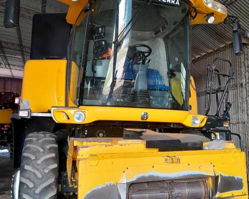 Cosechadora New Holland CR 9060 año 2013